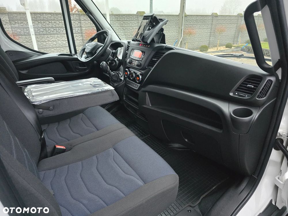 Iveco DAILY DAILY 50C16 KONTENER IZOTERMICZNY 10PALET 4,91cmDługi  2,11cmSzeroki  2,31cmWysoki  SALON PL 106 Tyś km STAN JAK NOWY NA GWARANCJI TEMPOMAT FOTEL PNEŁMATYCZNY KLIMATYZACJA AUTOMATYCZNA - 34