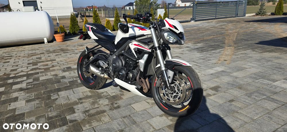 Triumph Street Triple - 1