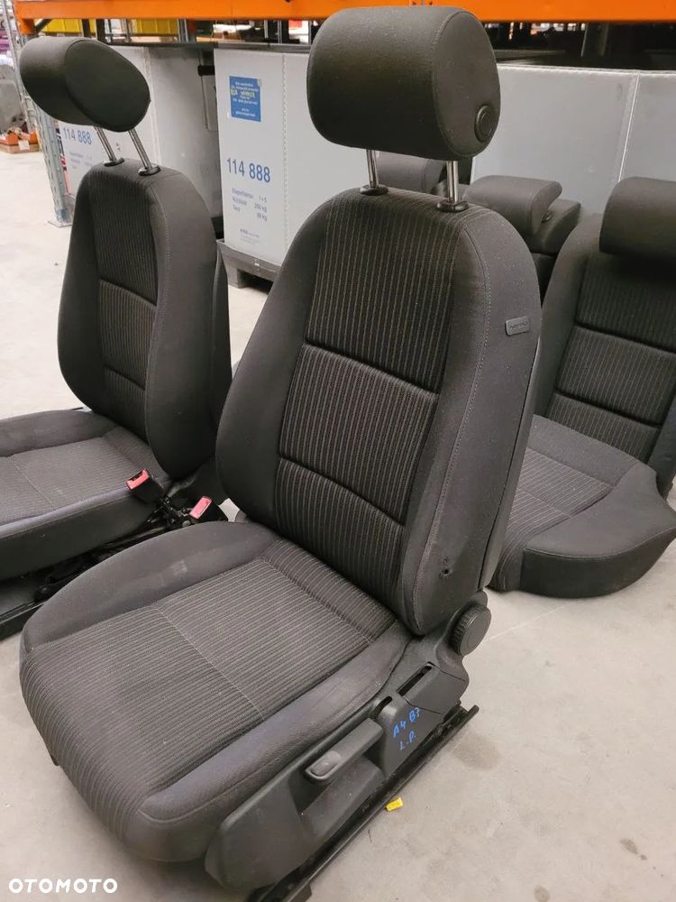 AUDI A4 B7 / FOTEL / KANAPA / KOMPLET MATERIAŁOWE SZARE (dostępny 1 komplet foteli) - 2