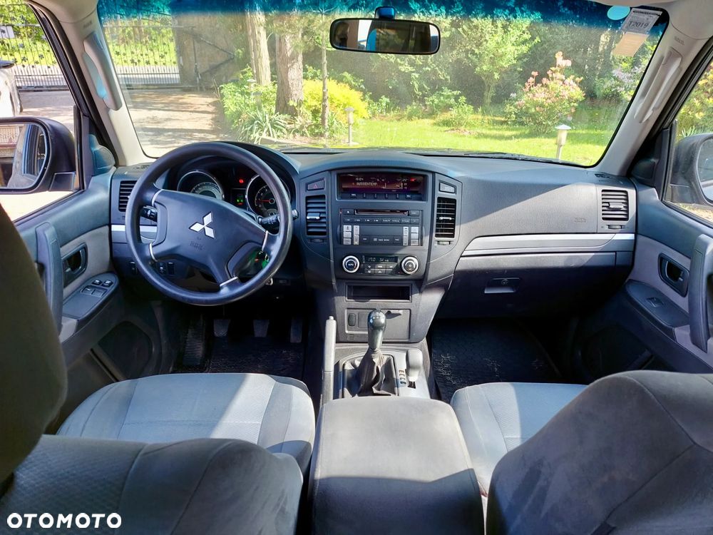 Mitsubishi Pajero - 7