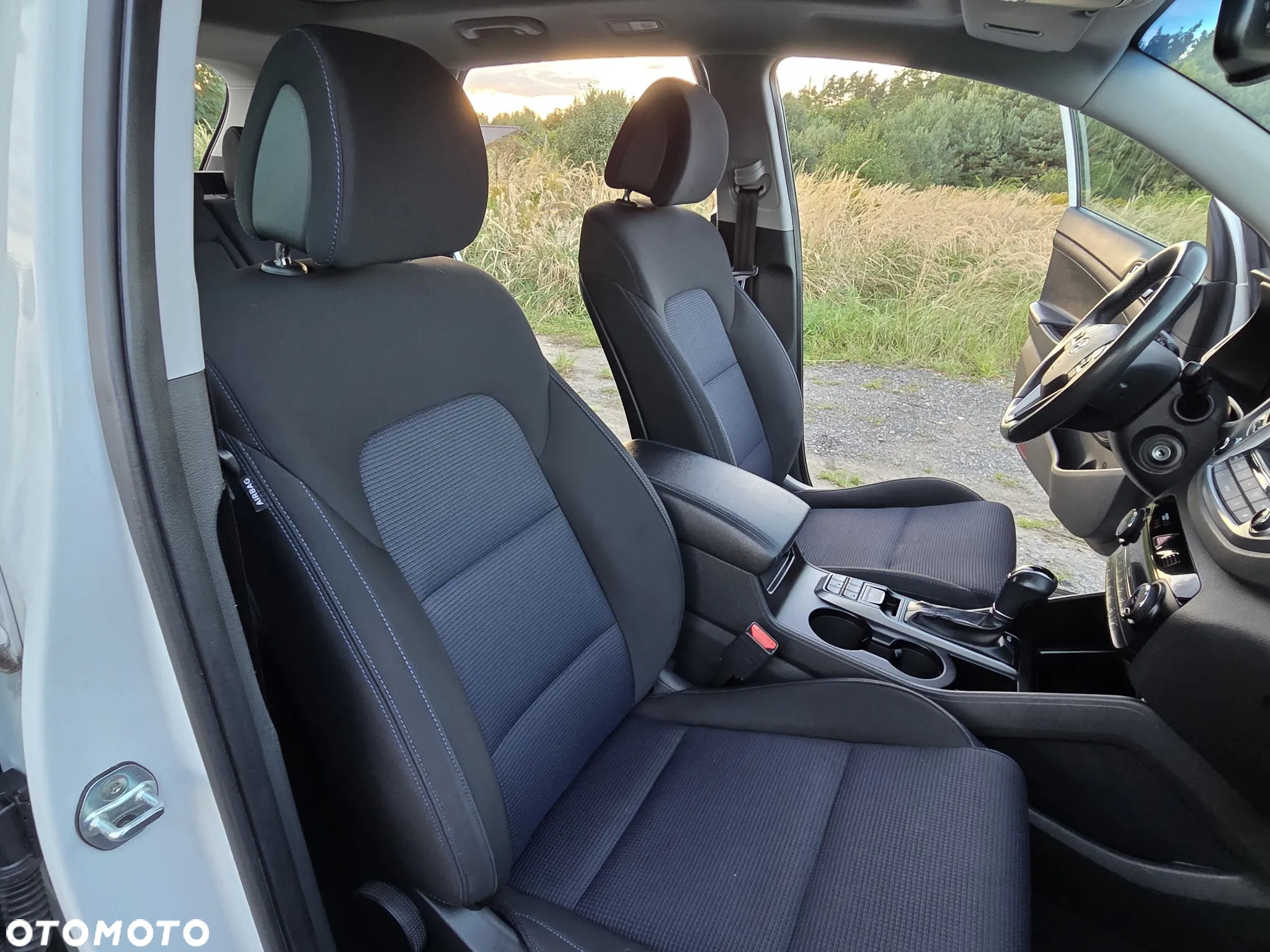 Hyundai Tucson blue 1.7 CRDi 2WD DCT Premium - 24