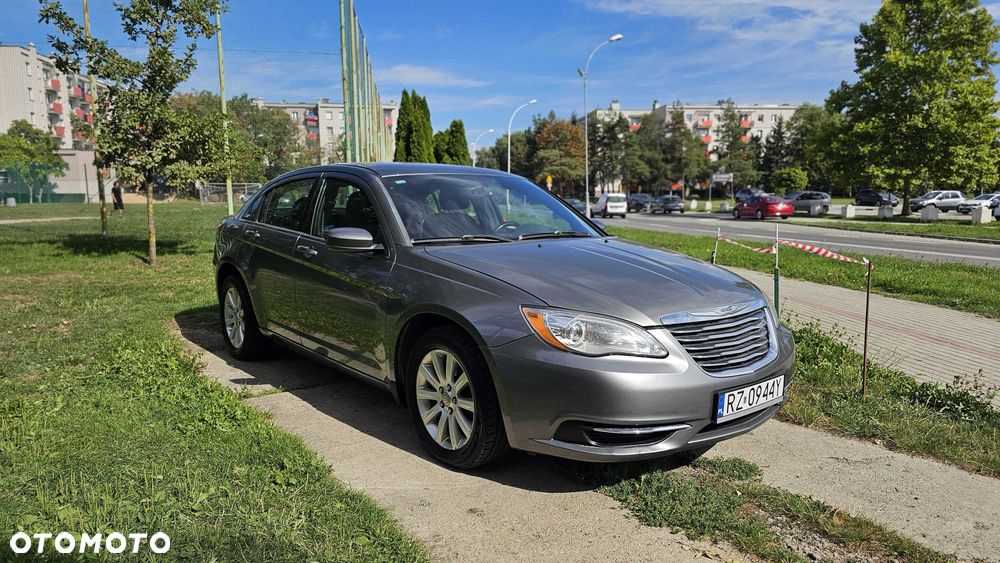 Chrysler 200 - 1