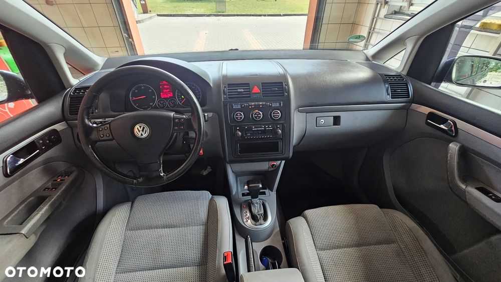Volkswagen Touran 2.0 TDI Highline DSG - 7