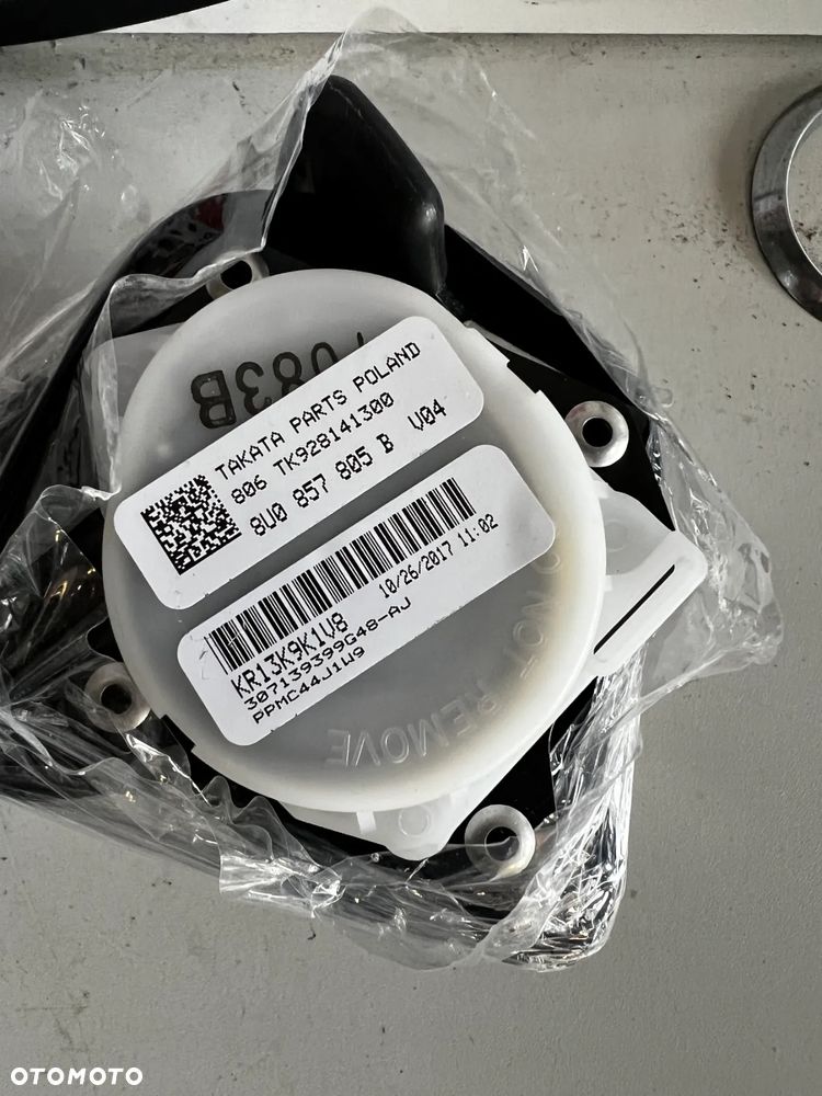 AUDI Q3 8U Tylny prawy LEWY pas bezpieczeństwa 8U0857805B - 3