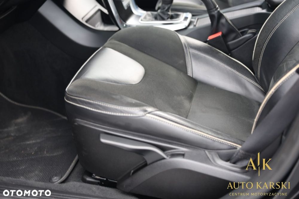 Volvo V40 - 24