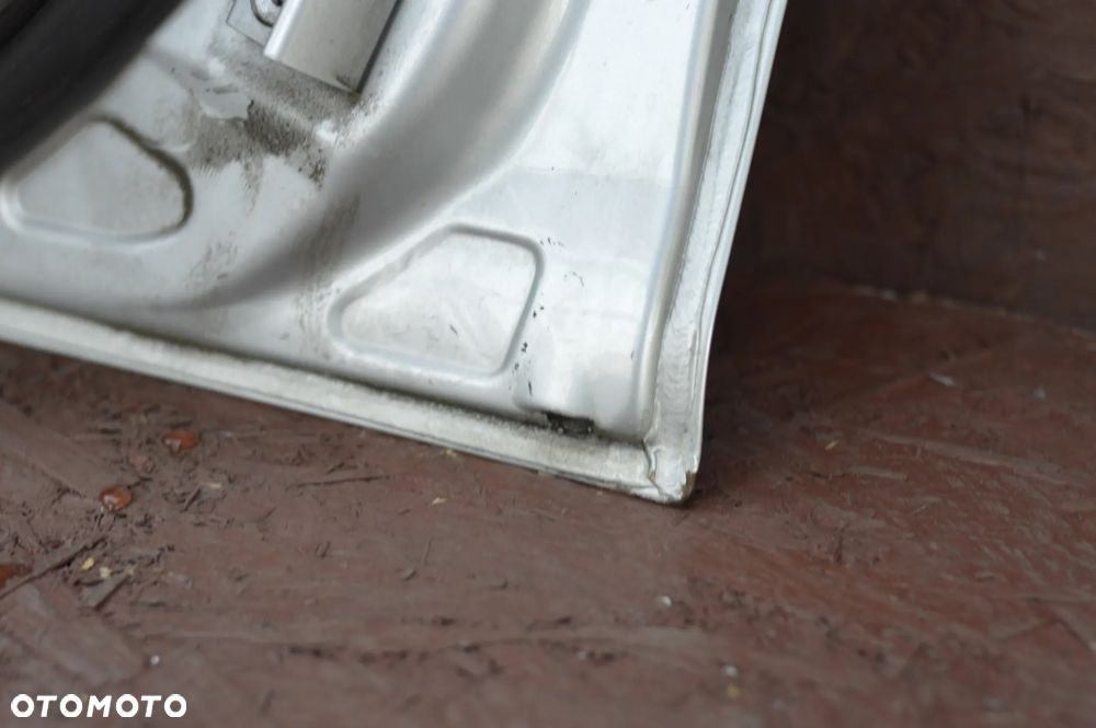 BMW E46 SEDAN / TOURING / KOMBI ORYGINALNE KOMPLETNE DRZWI PRZEDNIE LEWE / PRAWE EUROPA W KOLORZE TITANSILBER 354/7 O NR. 41 51 7 034 151 / 41 51 7 034 152 OEM W DOBRYM STANIE - 38