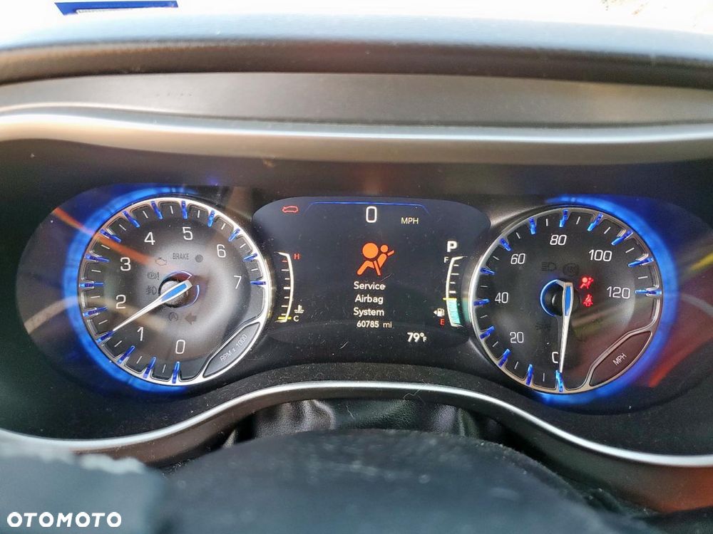 Chrysler Pacifica - 16