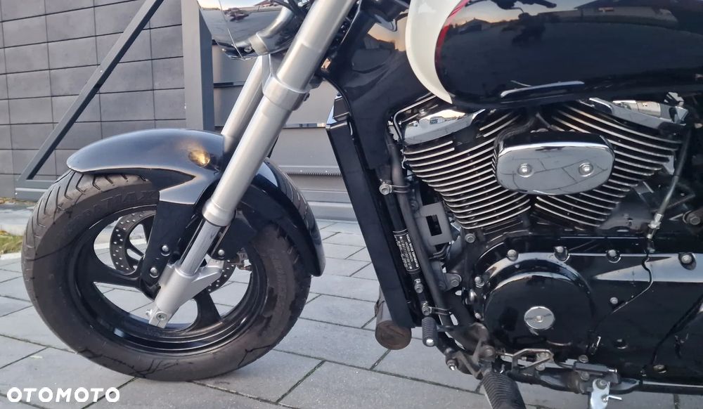 Suzuki Intruder - 16