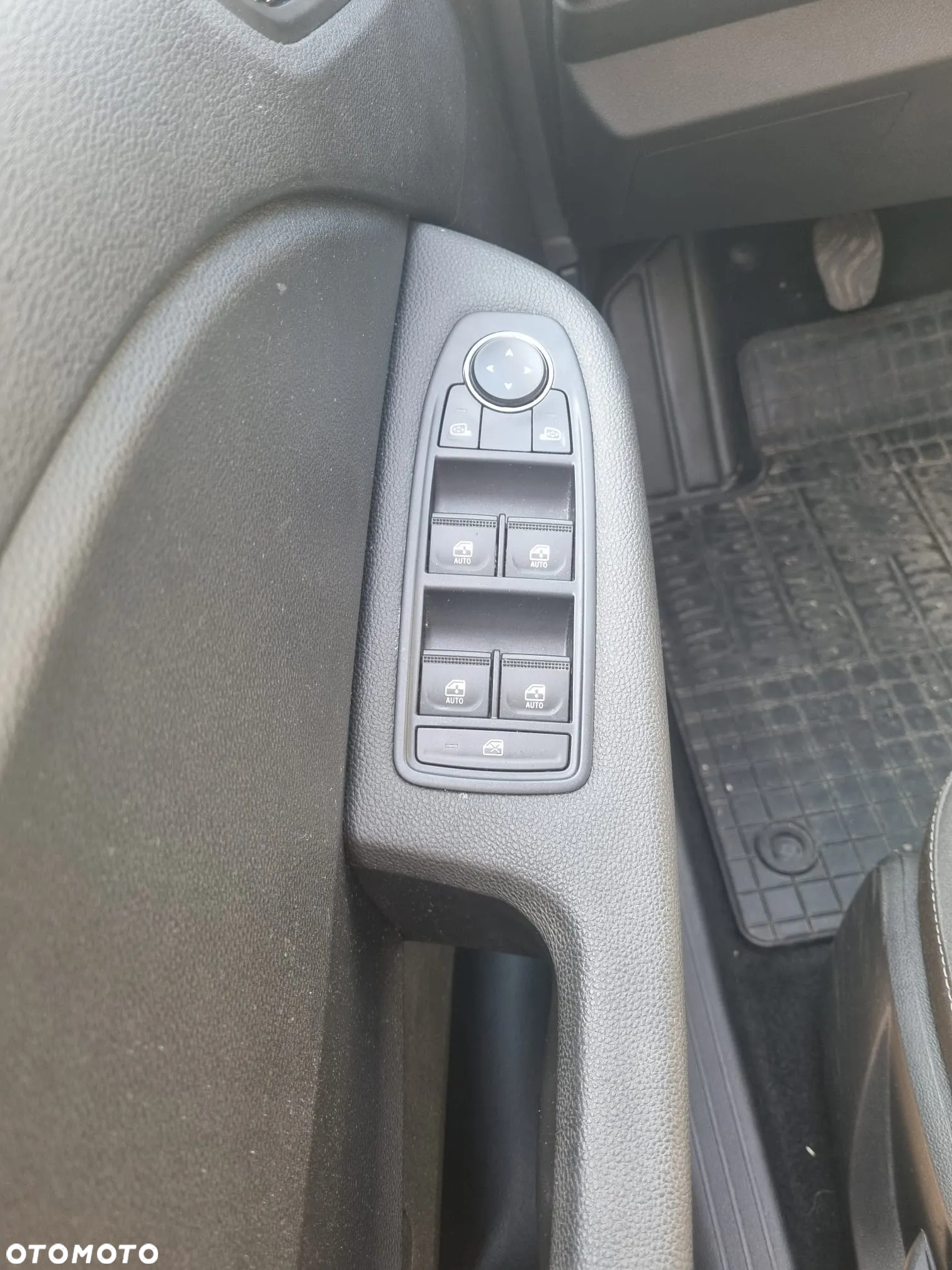 Renault Clio 1.0 TCe Equilibre - 8