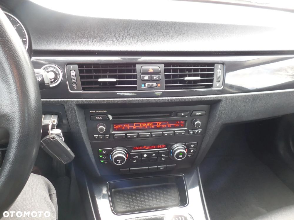 BMW Seria 3 318i Edition Exclusive - 20