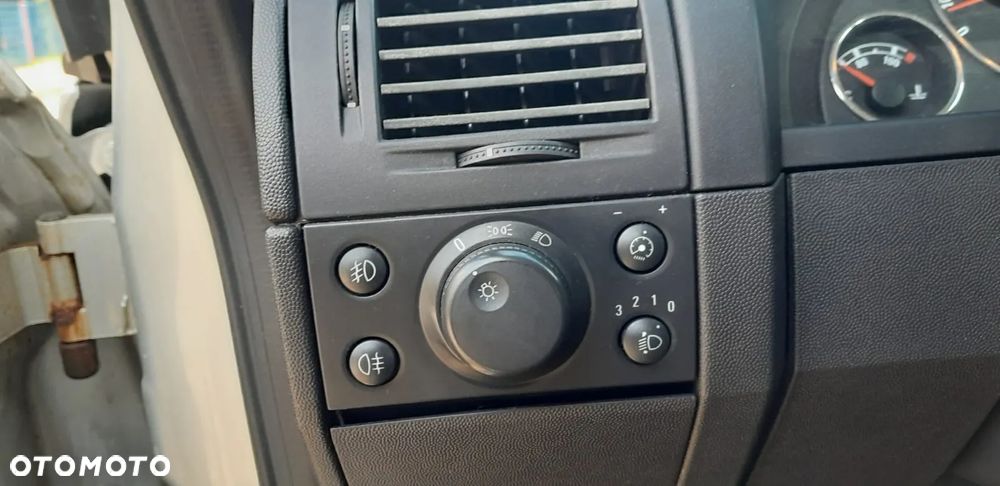 Opel Meriva - 18