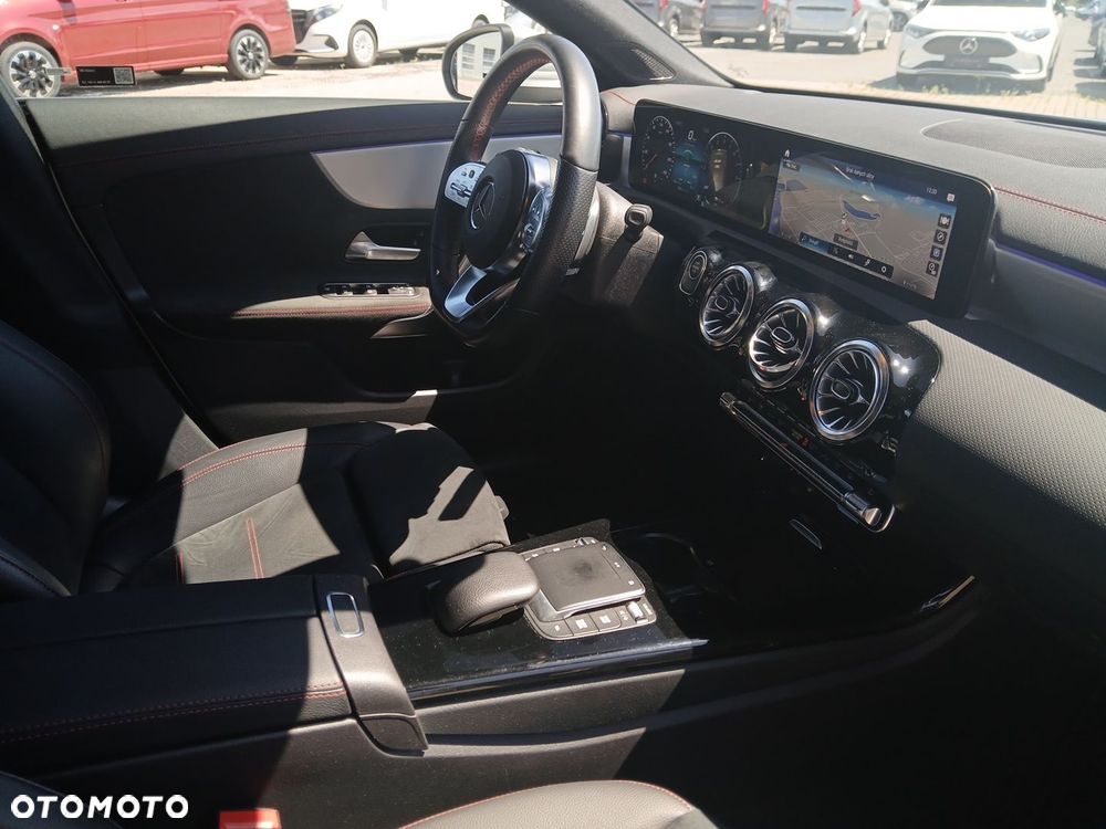 Mercedes-Benz CLA 250 e PHEV AMG Line 8G-DCT - 13