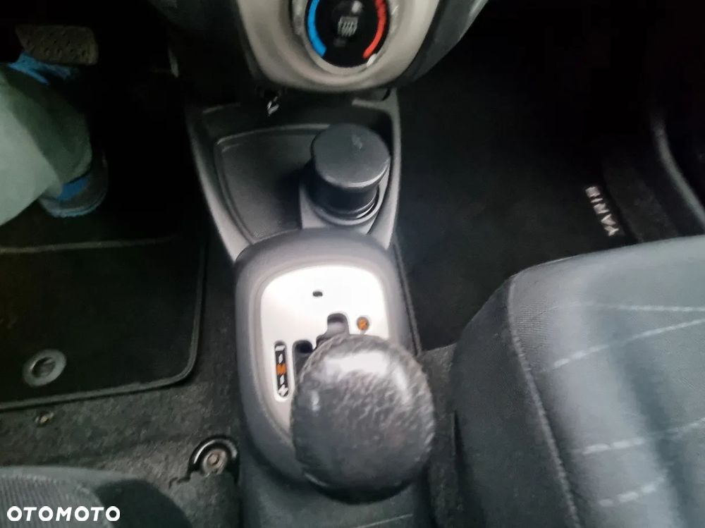 Toyota Yaris 1.3 Sol - 22