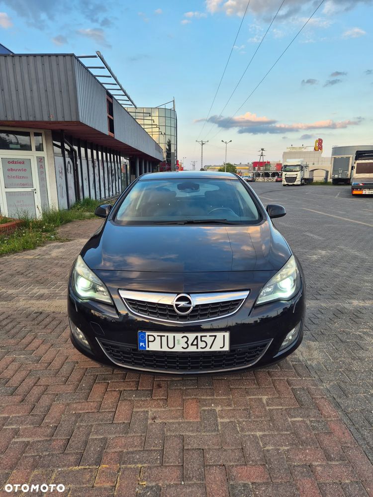 Opel Astra 1.6 Turbo Edition - 1