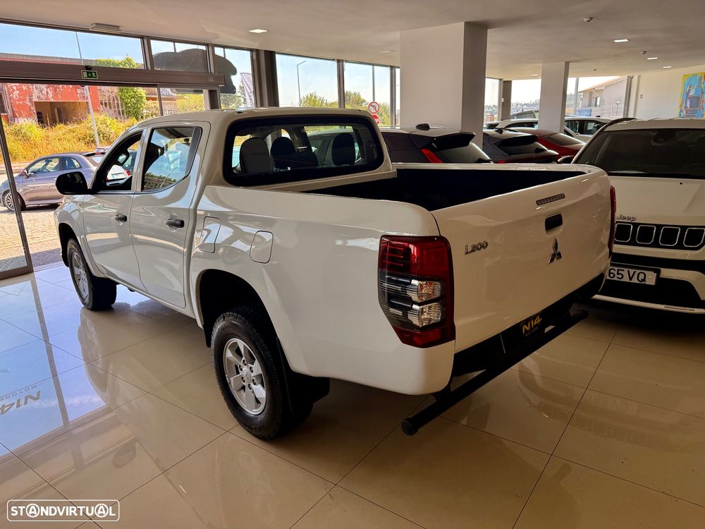 Mitsubishi L200 2.3 DI-D CD Invite Strakar Look 4WD - 5