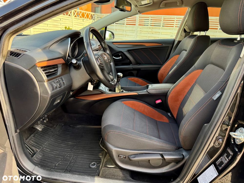 Toyota Avensis 2.0 D-4D Premium - 8