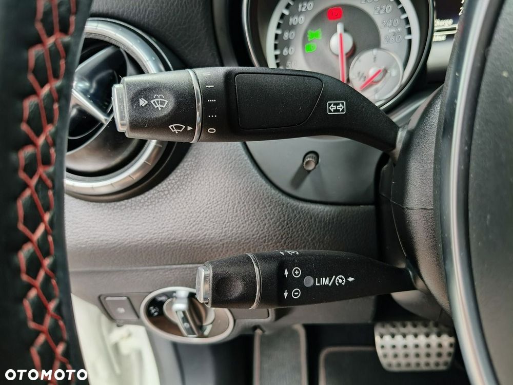 Mercedes-Benz CLA 180 7G-DCT AMG Line - 20
