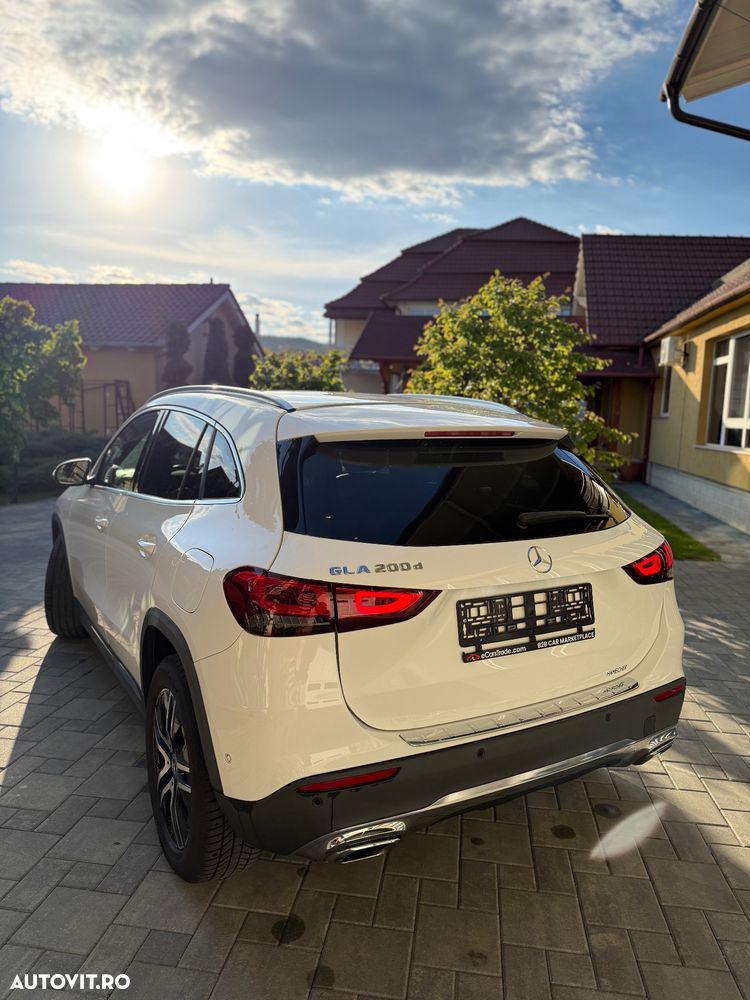 Mercedes-Benz GLA - 3
