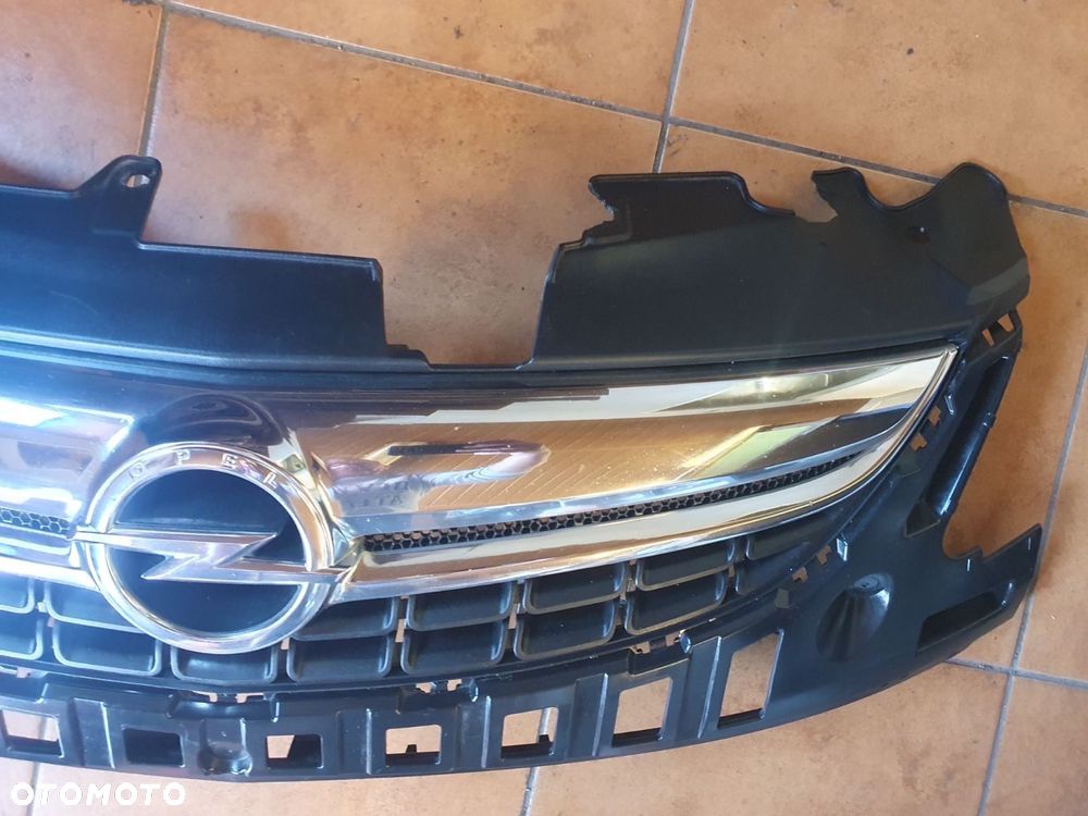GRILL LISTWA ATRAPY ZNACZEK OPEL ASTRA J IV 09-12 - 4