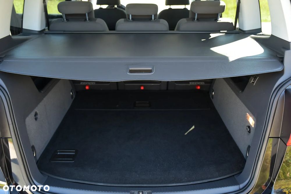 Volkswagen Touran 2.0 TDI DPF Highline DSG - 39