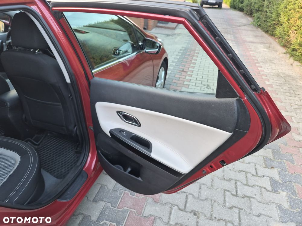Kia Ceed - 16