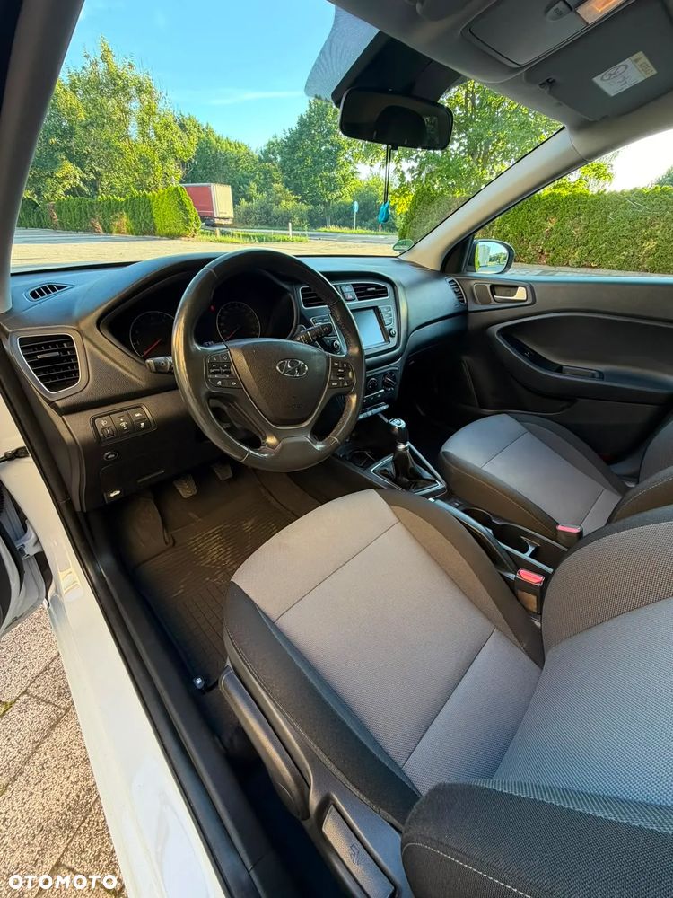 Hyundai i20 1.2 Trend - 20