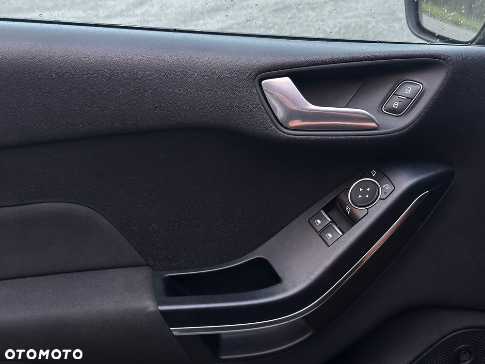 Ford Fiesta 1.0 EcoBoost S&S TITANIUM - 26
