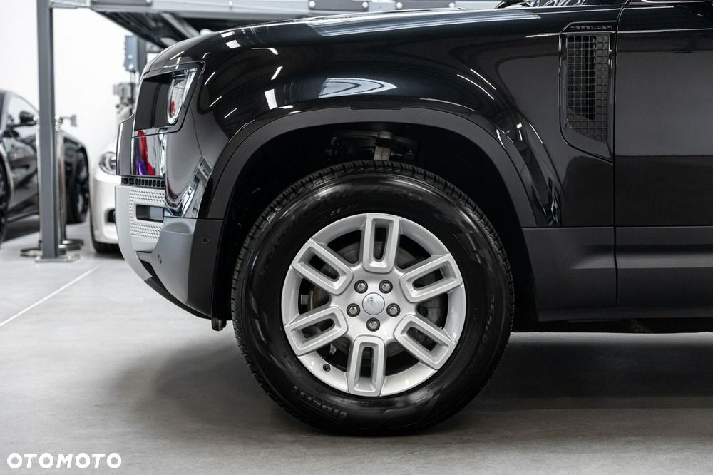 Land Rover Defender - 14