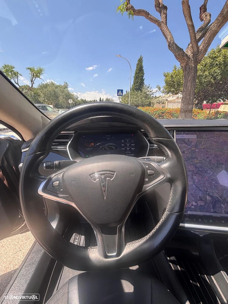 Tesla Model S 85 - 17