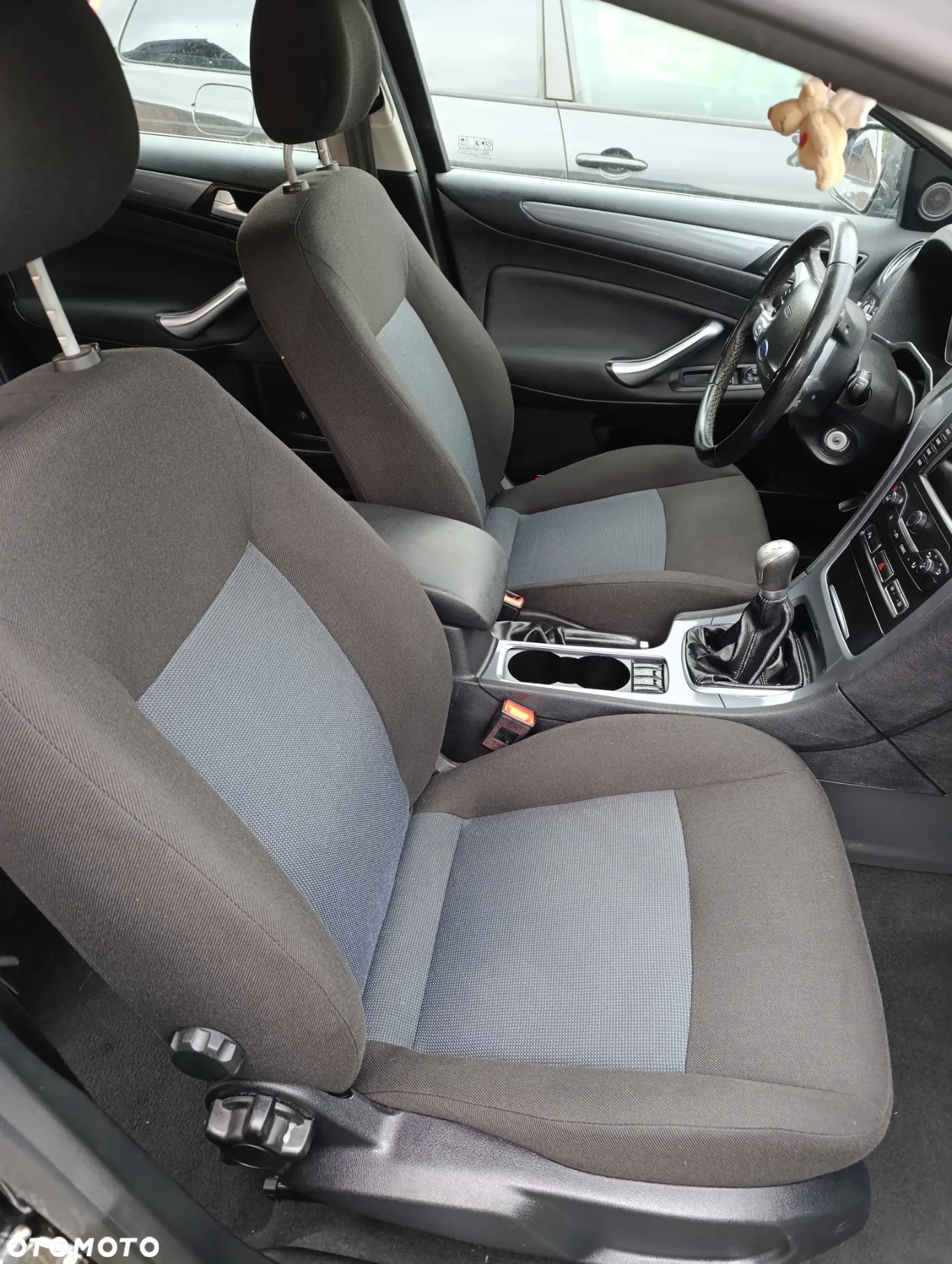 Ford Mondeo 1.6 Silver X - 27