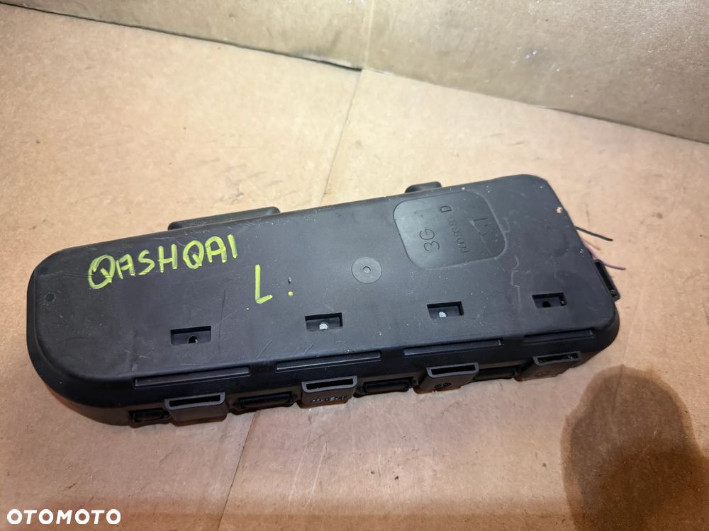Poduszka fotela lewa Nissan Qashqai J10 - 1