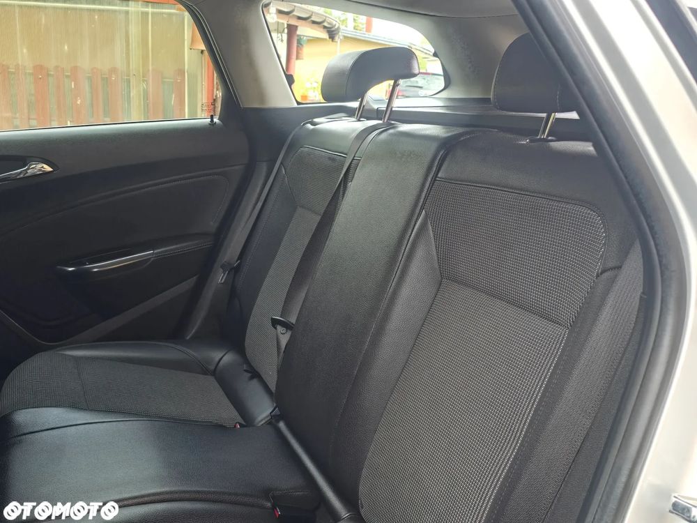 Opel Astra 1.4 Turbo Cosmo - 14