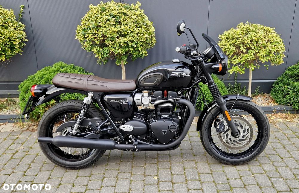 Triumph Bonneville - 3