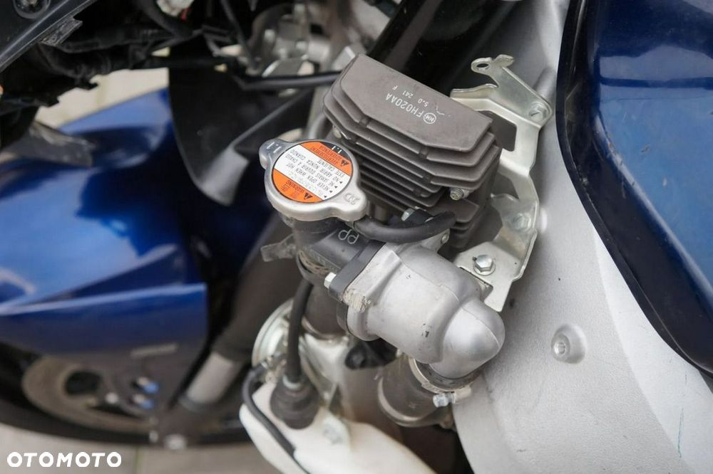 Yamaha FJR - 21