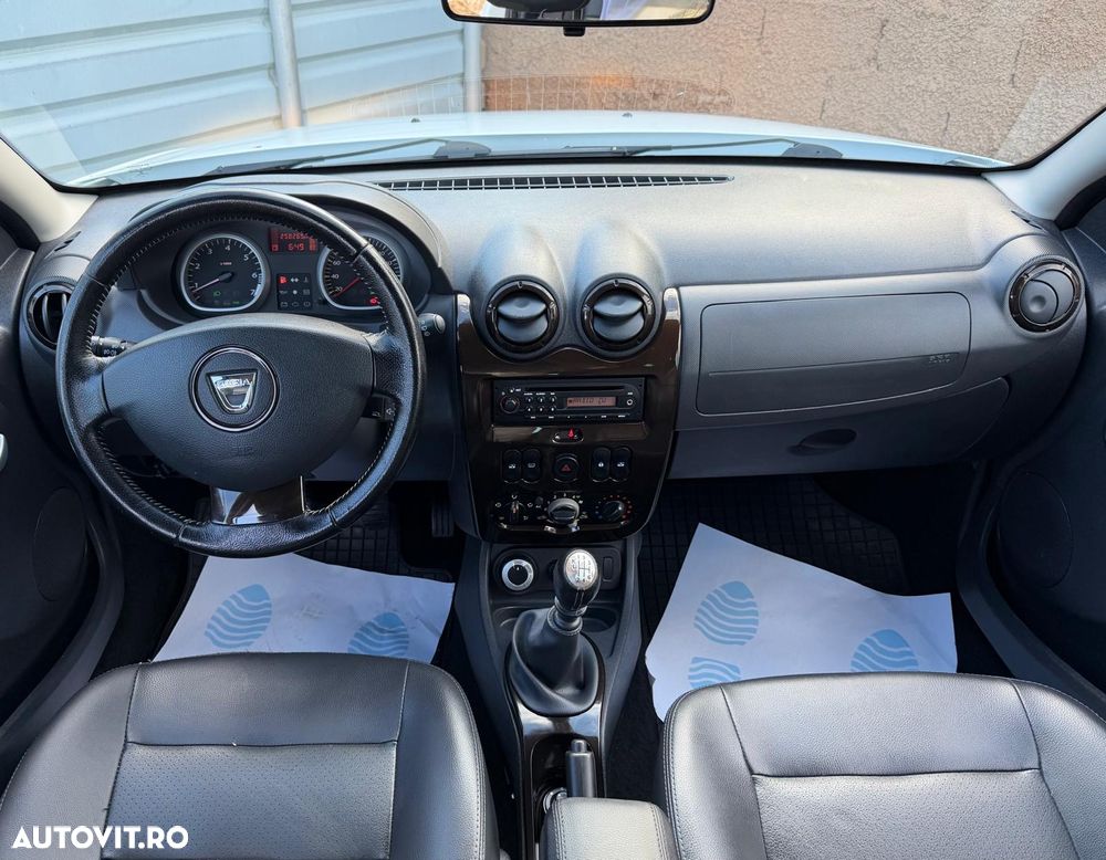 Dacia Duster 1.6 16V 4x4 Prestige - 7