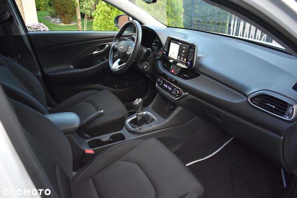 Hyundai i30 1.4 T-GDI Premiere Style - 21