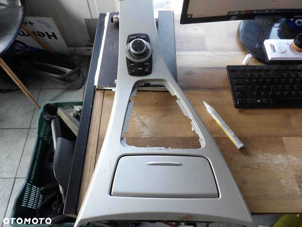 BMW - E90,E91 - OSŁONA KONSOLI ŚRODKOWEJ - BEZ IDRIVE - 9197238 - 1