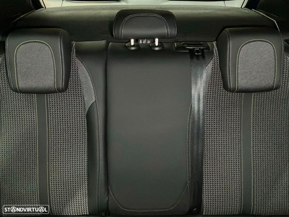 Peugeot 2008 1.2 PureTech GT - 20