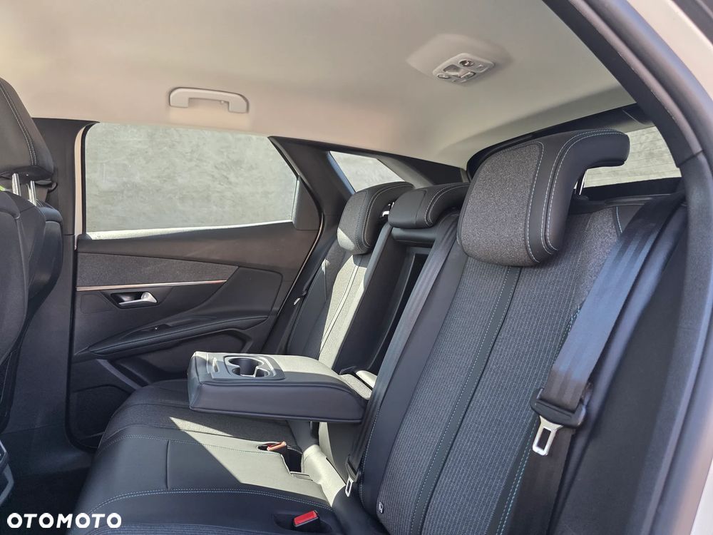 Peugeot 3008 1.6 PureTech Hybrid PHEV Allure Pack S&S EAT8 - 18