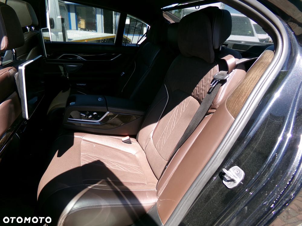 BMW Seria 7 750d xDrive - 11