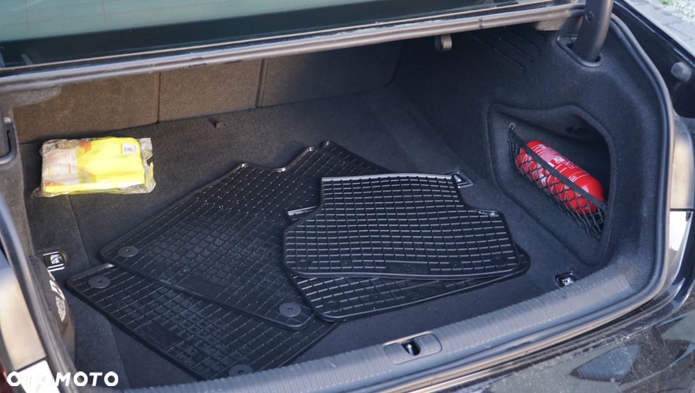 Audi A4 Limousine - 37