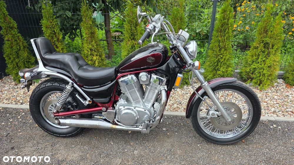 Suzuki Intruder - 1
