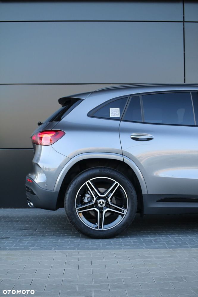 Mercedes-Benz GLA - 35