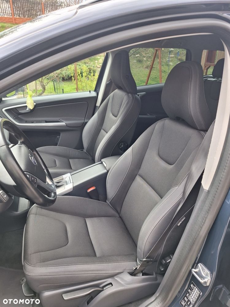 Volvo XC 60 D4 Geartronic Momentum - 11