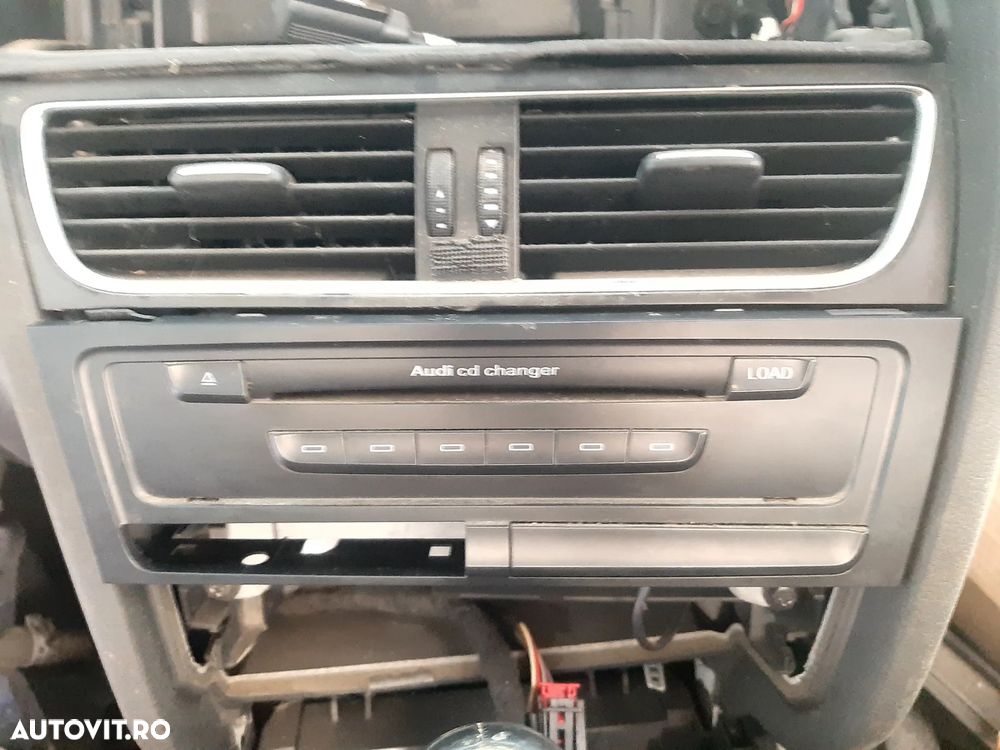 Unitate CD CHANGER  AUDI A4 B8 / A5 / Q5  cod 8T1035110C - 1