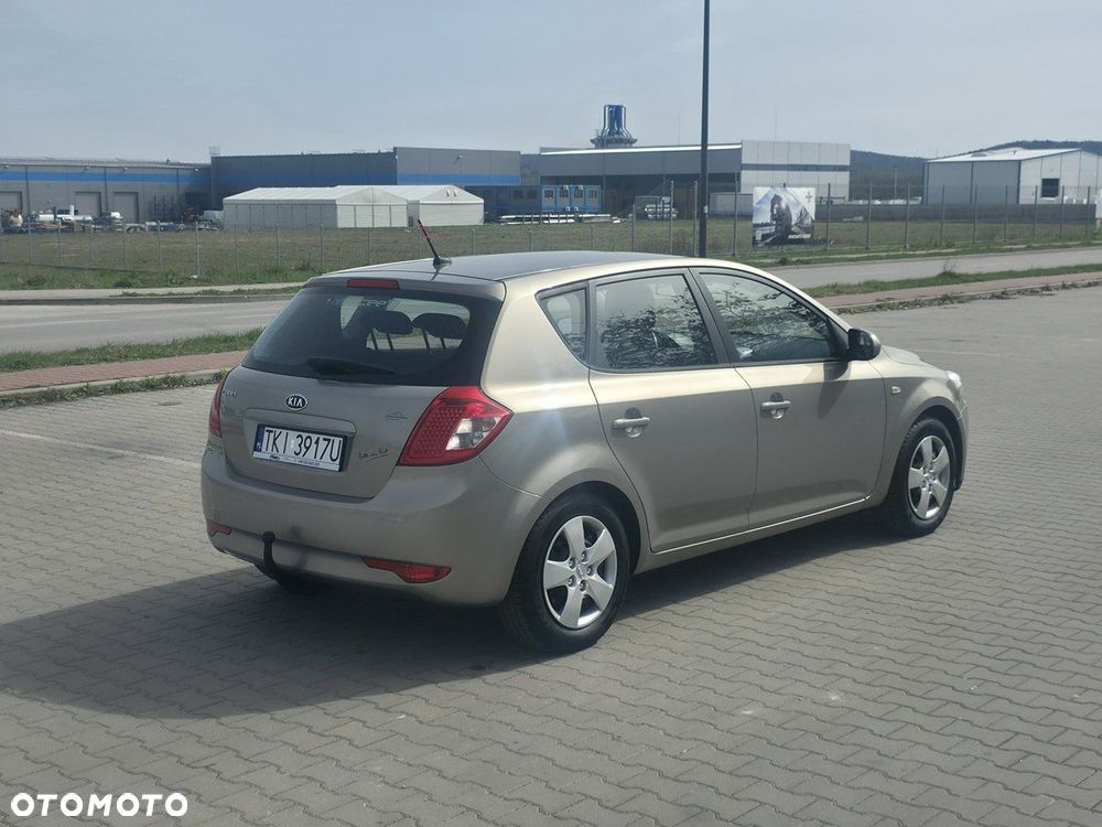 Kia Ceed - 3