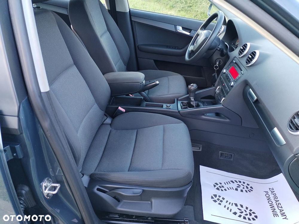 Audi A3 Sportback 1.6 Ambiente - 12