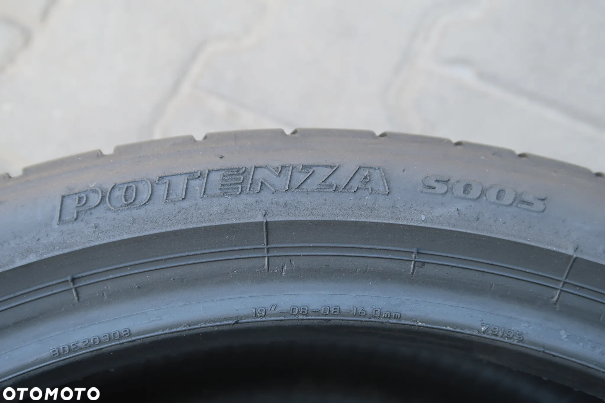 Bridgestone Potensa S005 235/35r19 - 5