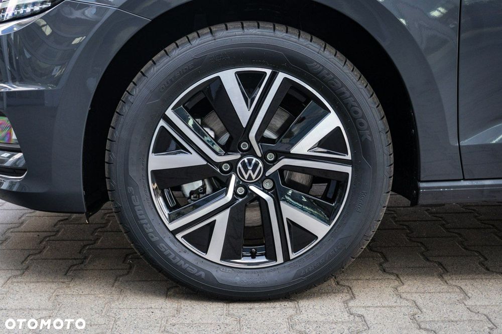 Volkswagen Touran - 12