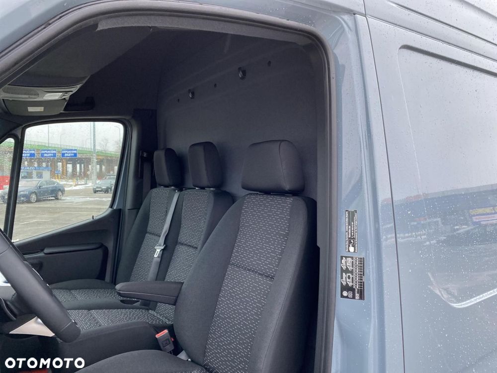Mercedes-Benz Sprinter - 10